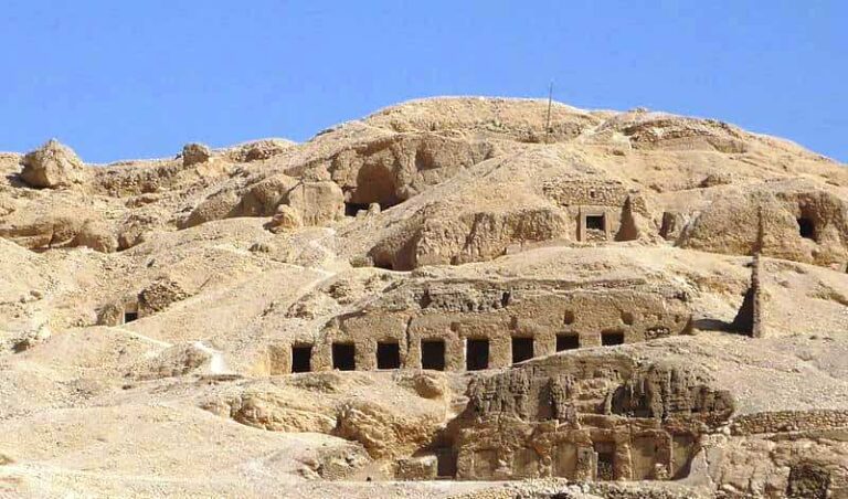 أسرارالمقابر المصريه القديمه ومراحل تطويرها