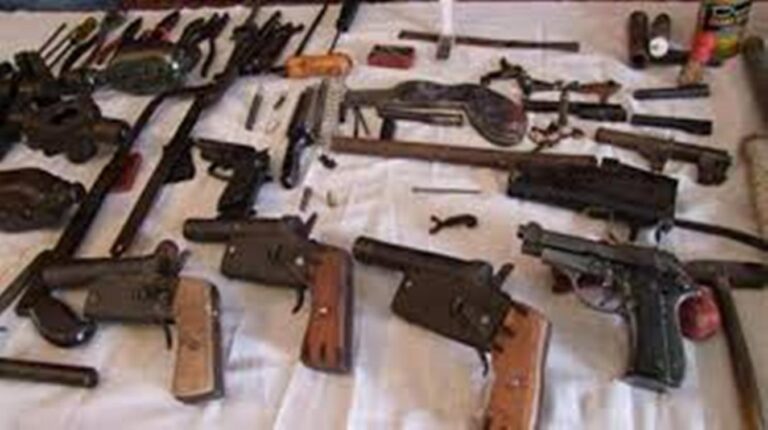 أمن الشرقية يضبط 10 قطع سلاح نارى داخل محل لبيع أدوات الصيد