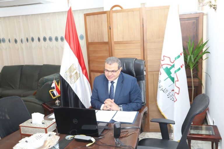 القوى العاملة: الخميس بدلا من الثلاثاء.. إجازة مدفوعة الأجر للعاملين بالقطاع الخاص بمناسبة 30 يونيو.
