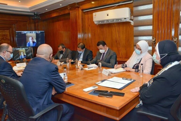 وزيرة التجارة والصناعة تشارك فى الاجتماع الاول للمجلس التصديرى للصناعات الكيماوية بعد اعادة تشكيله