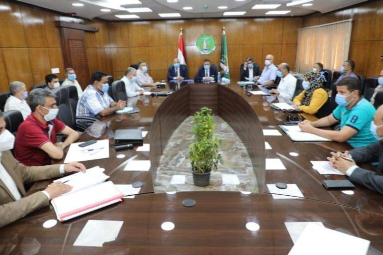 بالصور:  محافظ المنوفية يناقش الموقف التنفيذي لملف التصالح في مخالفات البناء ويوجه بتذليل كافة العقبات لضمان سرعة الإنتهاء