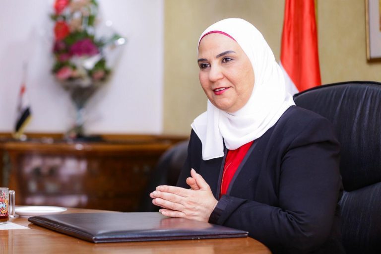 التضامن تبدأ اليوم صرف مساعدات كرامة 