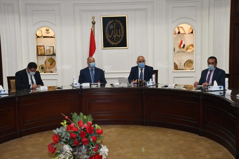 وزير الإسكان ومحافظ القاهرة يستعرضان المُخطط المقترح لمشروع تطوير كنيسة العذراء بحى الزيتون