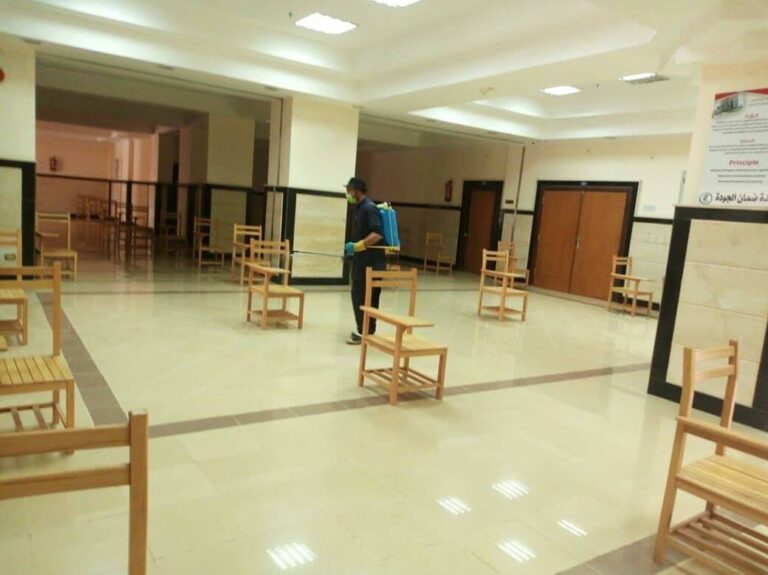  وزير التعليم العالي يطمئن على الاستعدادات النهائية لامتحانات الفصل الدراسي الثاني بالجامعات والمعاهد