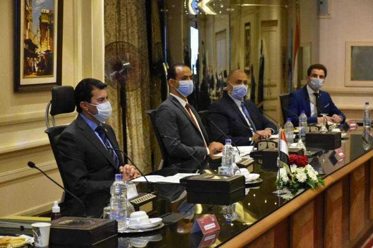  وزير الرياضة يبحث مع رئيس الهيئة العربية للتصنيع التوسع فى مبادرة ” دراجتك …صحتك “