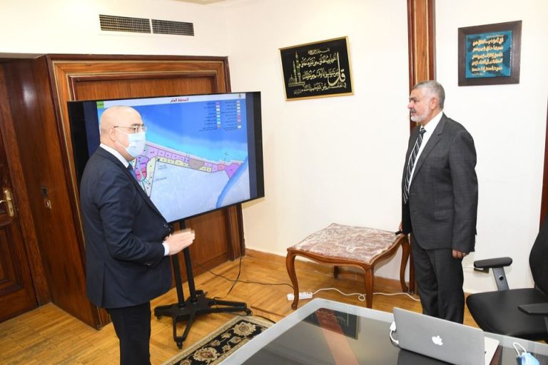 وزير الإسكان يستعرض المخطط الاستراتيجى العام واستعمالات الأراضي المُقترحة بمدينة رشيد الجديدة