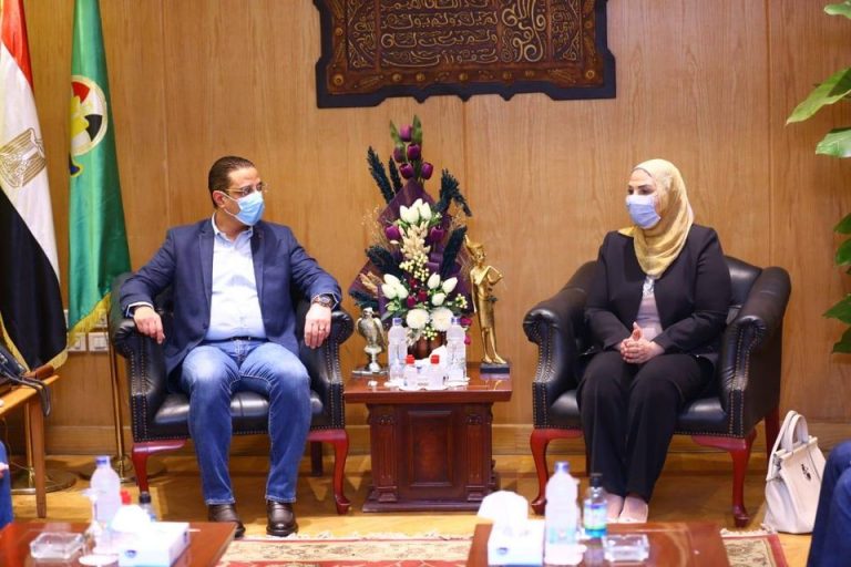 القباج والانصاري يبحثان سبل التعاون وتنفيذ المبادرات القومية والمشروعات الصغيرة ومتناهية الصغر