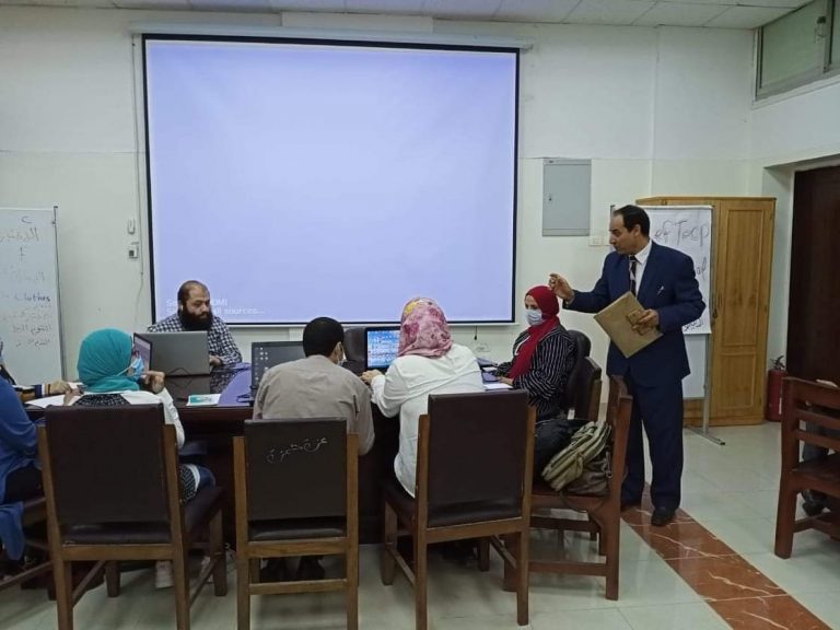 مركز القياس والتقويم بجامعة الزقازيق يواصل عقد دوراته  التدريبية حول بناء مستودعات وبنوك الأسئلة