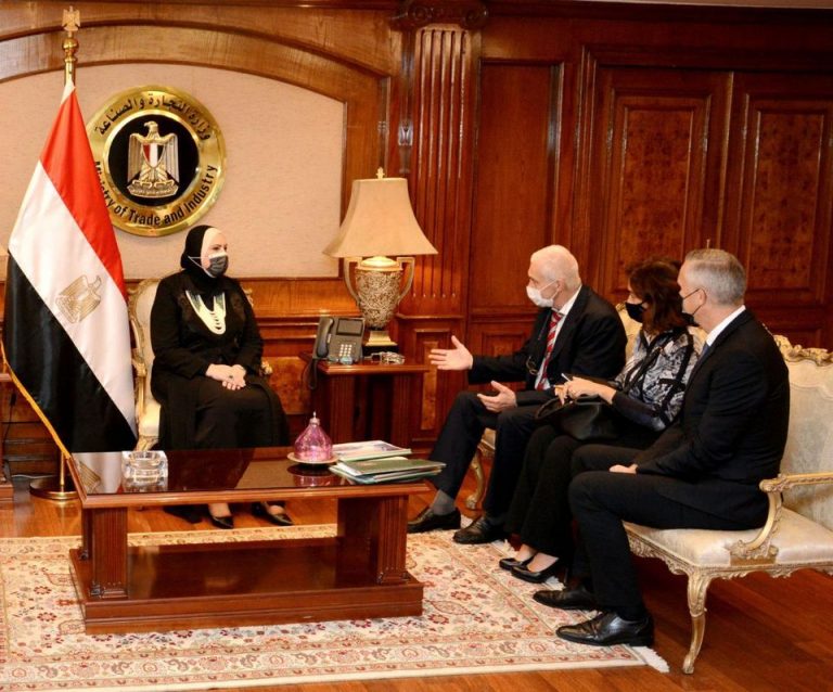 نيفين جامع: حريصون على جذب الشركات الألمانية للإستثمار فى السوق المصرى خلال المرحلة المقبلة