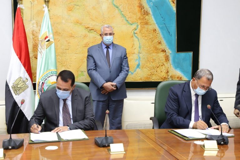 وزير الزراعة يشهد توقيع بروتوكولين للتعاون المشترك بين الريف المصري الجديد والبنك الزراعي المصري وقطاع الزراعة