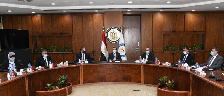 اجتماع ثلاثى بين وزراء البترول والسياحة والآثار والطيران لدعم القطاع السياحى وتحفيز نشاط الطيران