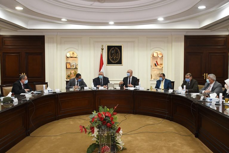 وزير الإسكان يترأس اجتماع اللجنة العليا لتنسيق ولاية الأراضى داخل  الدولة