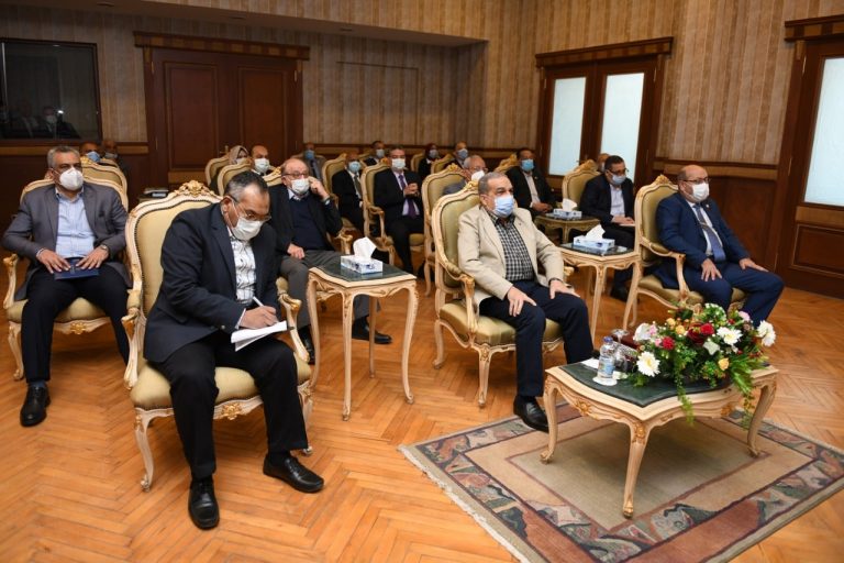 “وزير الدولة للإنتاج الحربي” يتفقد شركتيّ حلوان للمسبوكات وأبو زعبل للصناعات الهندسية