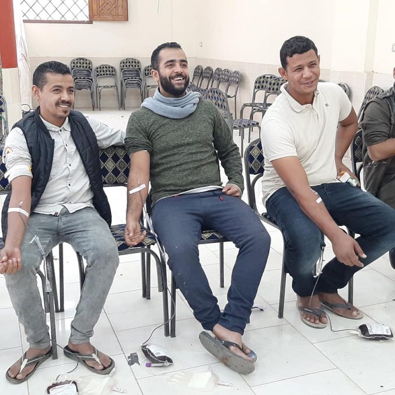 أهالي قرية العبسي بالشرقية ينظمون حملة للتبرع بالدم