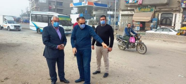 محافظ الشرقية : يتفقد أعمال الرصف والتطوير الجارية بشوارع مدينة بلبيس ويوجه بتوسعه منطقة كوبري الهويس