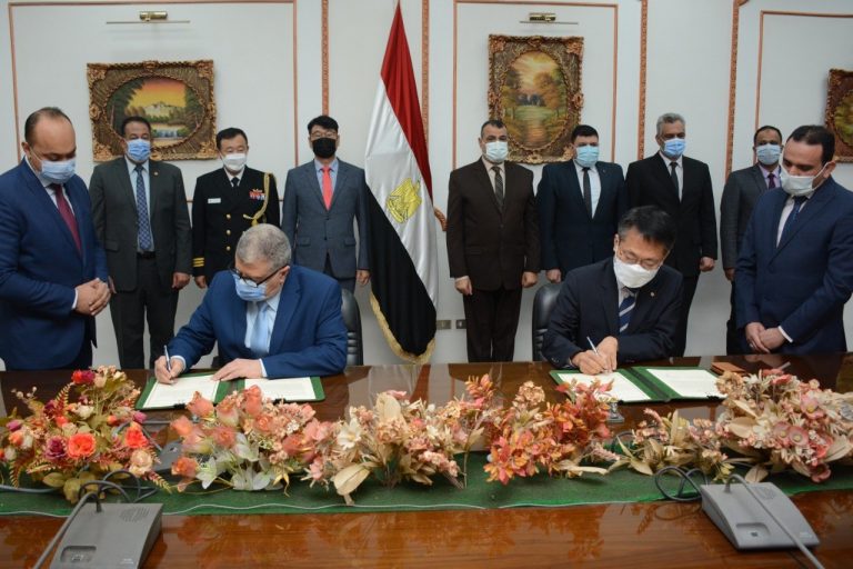 مذكرة تفاهم بين “الإنتاج الحربي” و شركة “هانوا تكوين” الكورية