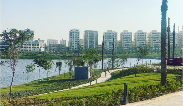 وزير الإسكان يتابع الموقف التنفيذى لمشروعات التطوير الجارى تنفيذها بمحافظة القاهرة