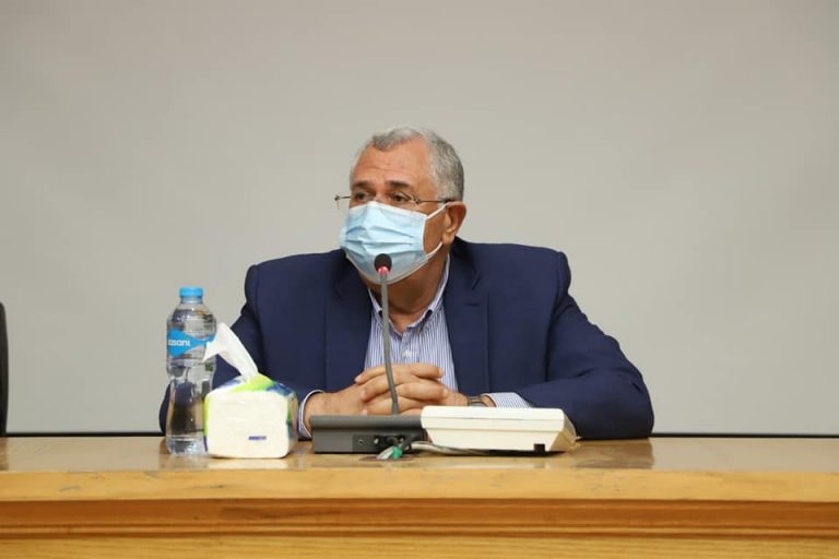 “القصير” يبحث مع قيادات الوزارة موقف استغلال الاصول والاراضي وخطة النهوض بالمحاصيل الاستراتيجية ومؤشرات الاداء