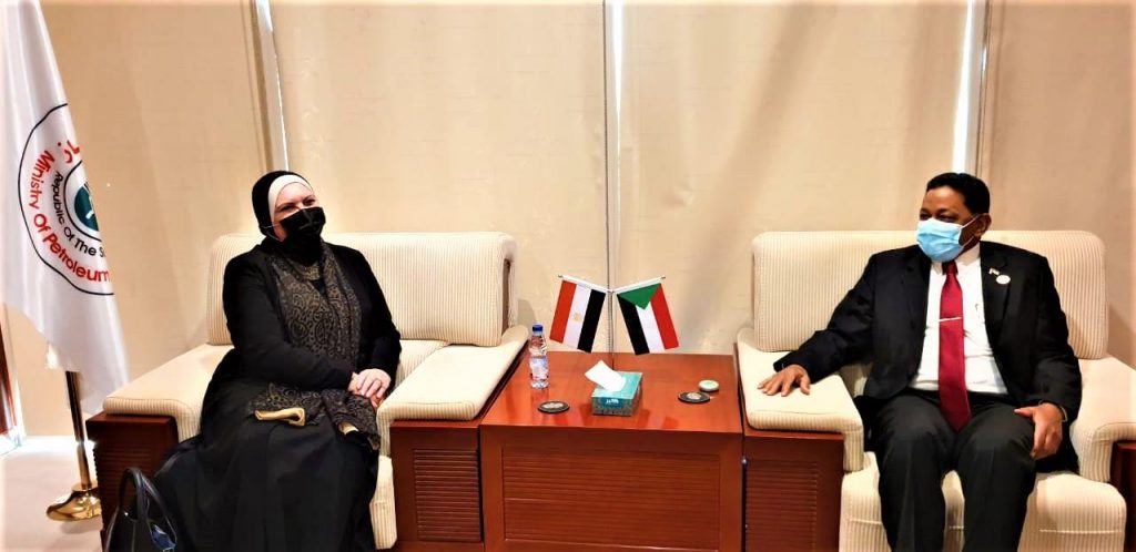 وزيرة التجارة والصناعة تختتم مباحثاتها مع كبار المسئولين بالحكومة السودانية