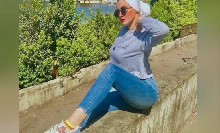 “حنين حسام” تخلع الحجاب وتظهر مع صديقها بعد إخلاء سبيلها (فيديو+صورة)