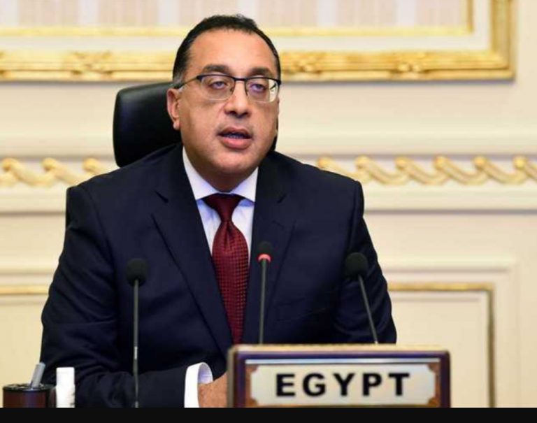 رئيس الوزراء يترأس اللجنة العليا لإدارة أزمة فيروس كورونا  مد إجازة نصف العام الدراسي لمدة أسبوع.. واستئناف الفصل الدراسي الثاني وإجراء امتحانات الفصل الدراسي الأول