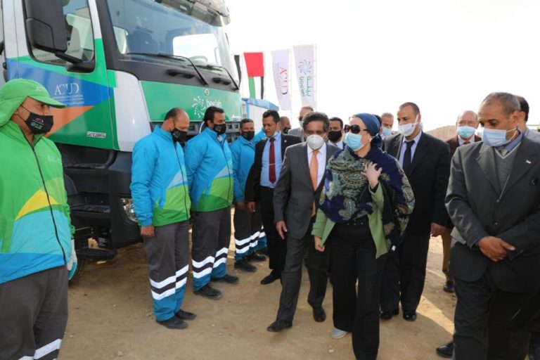 وزيرة البيئة تشهد اصطفاف معدات منظومة النظافة بالعاصمة الإدارية الجديدة