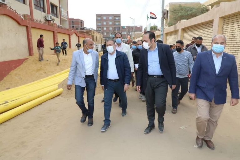 محافظ المنوفية يتابع تنفيذ أعمال مبادرة ” حياة كريمة ” بكفر عشما ويتفقد إنشاء مشروع سوق حضاري وشارع مصر وحديقة للطفل بمدينة الشهداء … صور