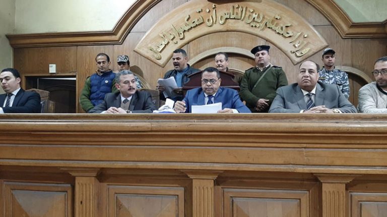 المشدد 10سنوات لعاطل والحبس عامين لعامل بتهمة مقاومة السلطات بالشرقية