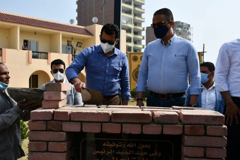 وزير الشباب والرياضة يضع حجر أساس 40 غرفة فندقية بنادي قارون الرياضي بالفيوم بتكلفة ١٥ مليون جنيه، ويشارك  ٢٠٠ شاب في ماراثون للدراجات الهوائية