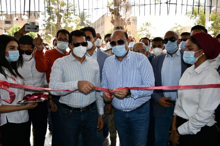 وزير الرياضة.. يفتتح أعمال تطوير نادي التجديف والرياضات المائية بأسوان
