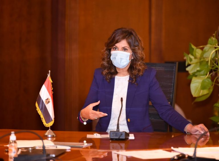 وزيرة الهجرة تلتقي عددًا من شباب الدارسين بالخارج للاستماع إلى أفكارهم ومقترحاتهم لدعم حقوق مصر المائية