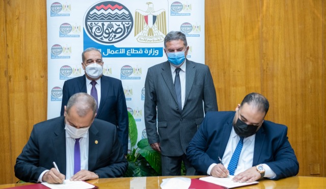 "توفيق"و"مرسي" و"التراس" يشهدون توقيع بروتوكولات تعاون في مجال توريد الأخشاب  