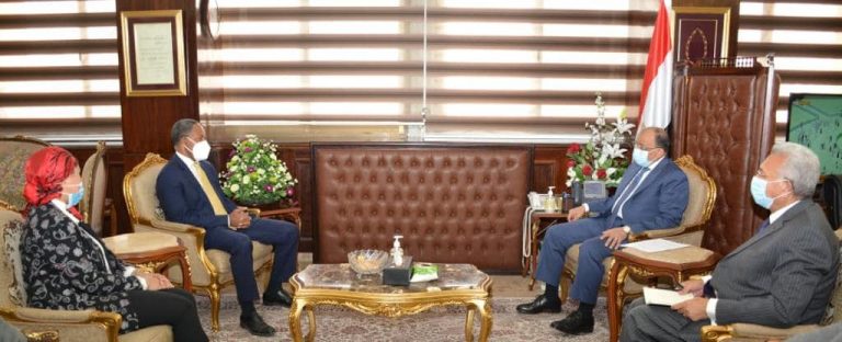 وزير التنمية المحلية.. يستقبل مدير برنامج الأغذية العالمي في نهاية فترة عمله بالقاهرة