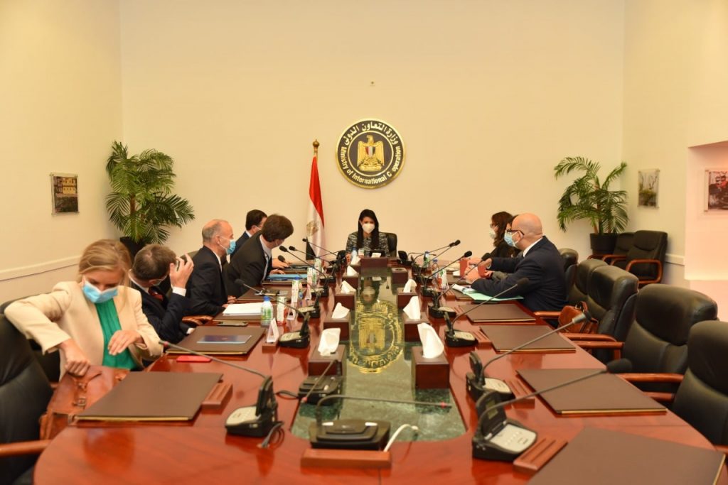 وزيرة التعاون الدولي تلتقي وفد وزارة المالية الفرنسية لبحث الحزمة التمويلية الجديدة في إطار العلاقات المشتركة بين البلدين 2021/2025