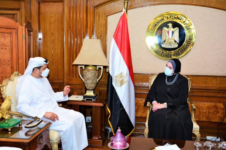 وزيرة التجارة والصناعة تبحث مع سفير الإمارات لدى مصر سبل تعزيز التعاون الاقتصادي والتجاري بين البلدين