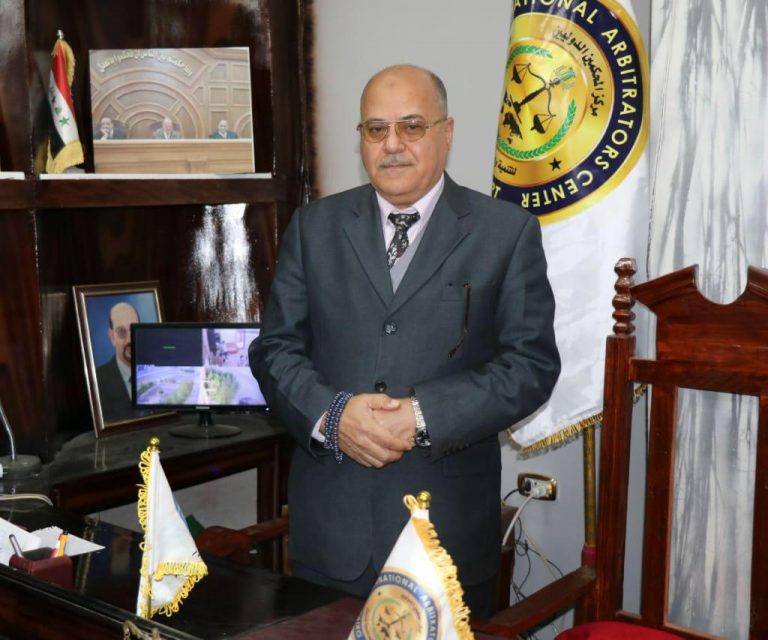 المستشار ثروت صلاح الدين :  يعزي المستشار عبد الوهاب عبد الرزاق رئيس مجلس الشيوخ في وفاة والدته