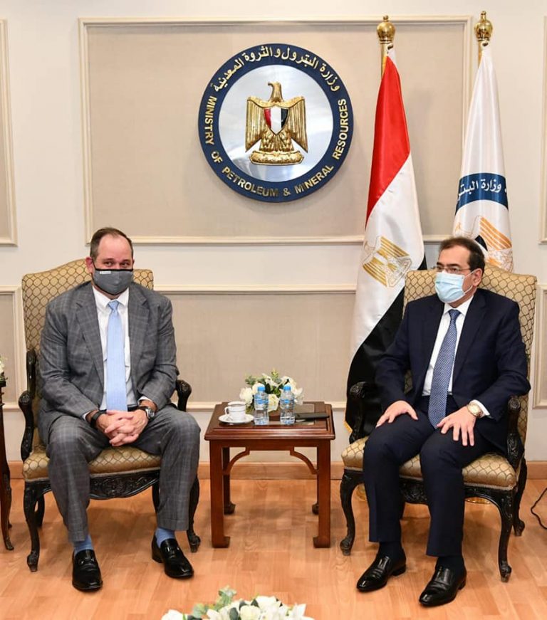 المهندس طارق الملا وزير البترول والثروة المعدنية يستقبل وفد شركة أباتشى العالمية
