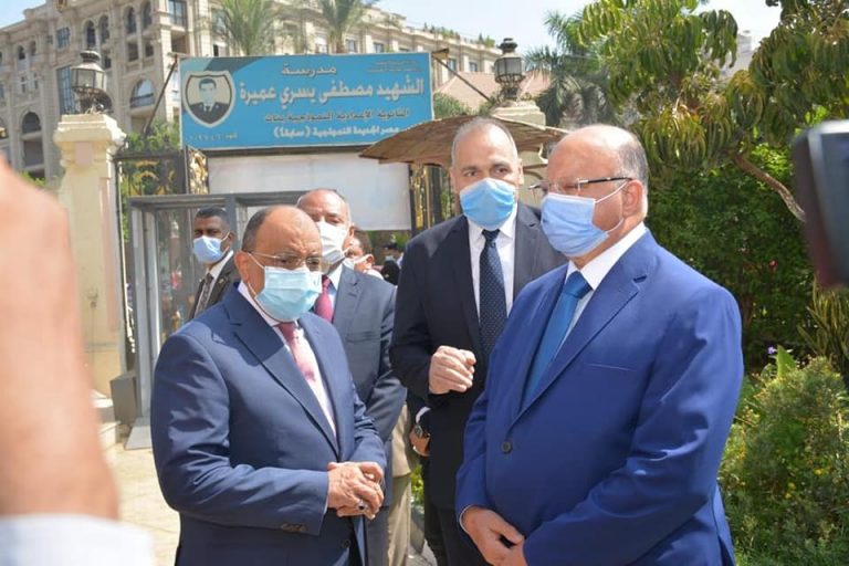 وزير التنمية المحلية ومحافظ القاهرة يتفقدان بدء أعمال امتحانات للثانوية العامة بمدارس مصر الجديدة وعابدين 