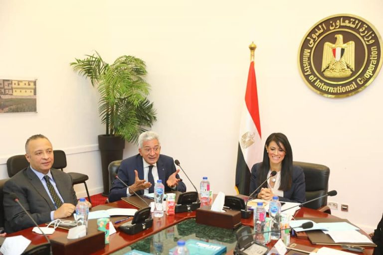 وزيرة التعاون الدولي تجتمع بعدد من رؤساء الغرف التُجارية ومجالس وجمعيات الأعمال لمناقشة الفرص المتاحة لتعزيز مشاركة القطاع الخاص في الجهود التنموية