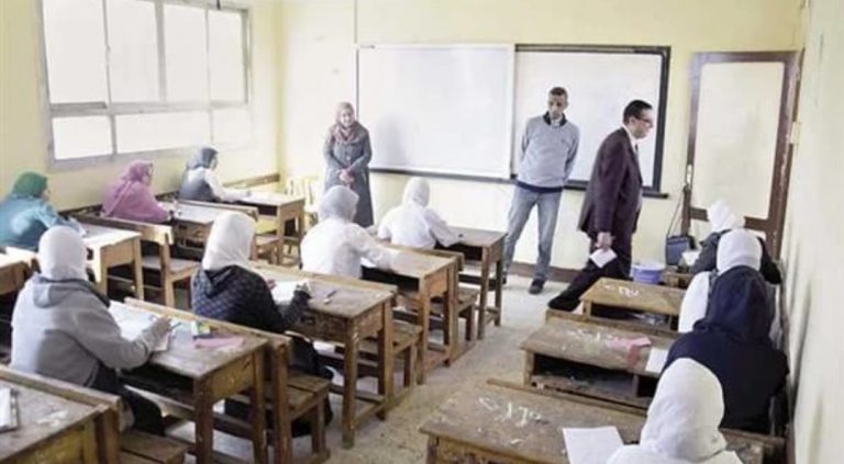 ” لجنة من لجان محافظة الشرقية تشهد حالة وضع لطالبة أثناء امتحان اللغة الإنجليزية “