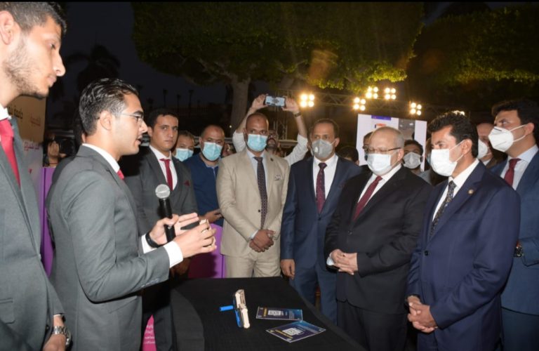 وزير الرياضة يفتتح المعرض العلمي للفائزين بإبداع طلاب الجامعات قبل انطلاق الحفل الختامي للمهرجان بجامعة القاهرة