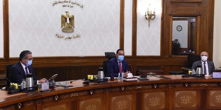 رئيس الوزراء يستعرض خطة تنفيذ استراتيجية تعظيم سياحة اليخوت والسفن السياحية في مصر