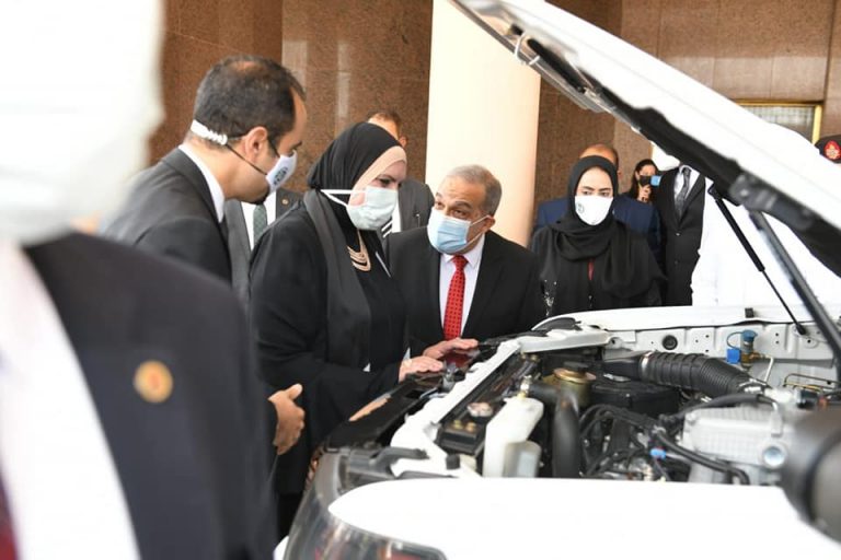 رئيسة “إم جلوري” الإماراتية: نسعى لتلبية إحتياجات السوق المحلي والأفريقي من هذا النوع من السيارات، ومن المخطط أن يبدأ الإنتاج الكمي في النصف الأول من العام المقبل