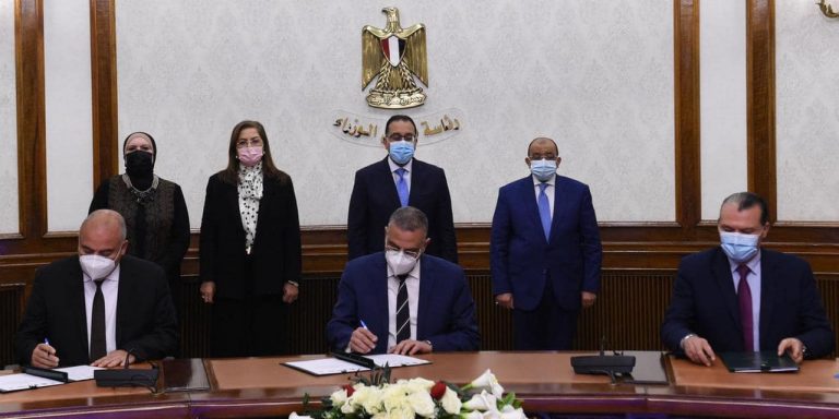 وزارة التنمية المحلية تشكر رئيس الوزراء على الدعم الذى يقدمه لبرنامج التنمية المحلية بصعيد مصر وتذليل كافة التحديات لتنمية المناطق الصناعية بقنا وسوهاج