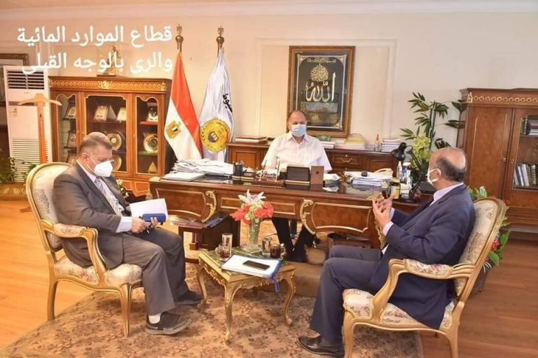 – تنظيم مؤتمر موسع بمحافظة أسيوط بمشاركة مسئولي وزارتى الزراعة والري والبنوك حول تأهيل المساقي والتحول من الري بالغمر إلى الري الحديث