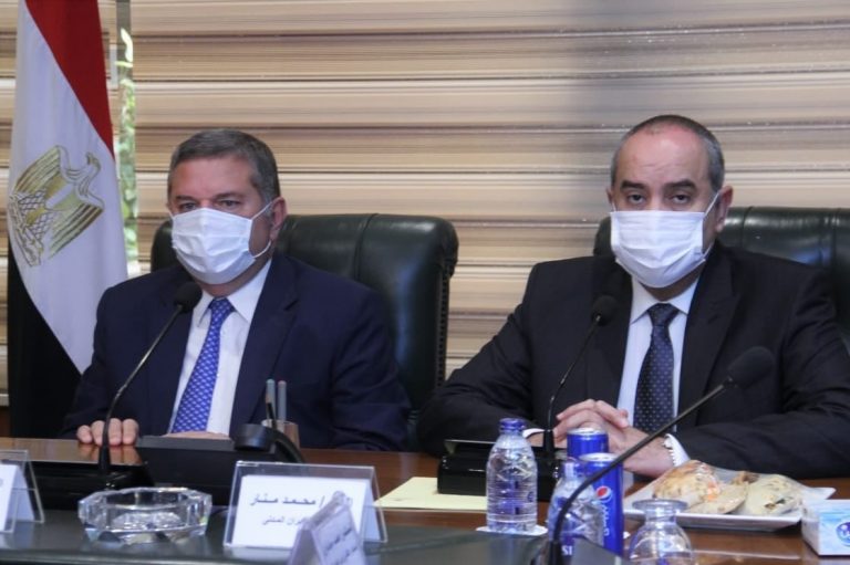 وزيرا قطاع الأعمال والطيران يبحثان الخطوات النهائية لتنفيذ مشروع رأس جميلة بشرم الشيخ