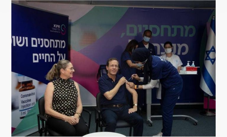 لقد تغلبت المانيا , إسرائيل , والسويد بالجرعة الثالثه من اللقاح على ڤيرس كرونا