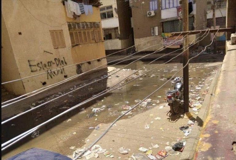 سكان منطقة حي راشد بسوهاج : الصرف الصحي أغرق المنطقة
