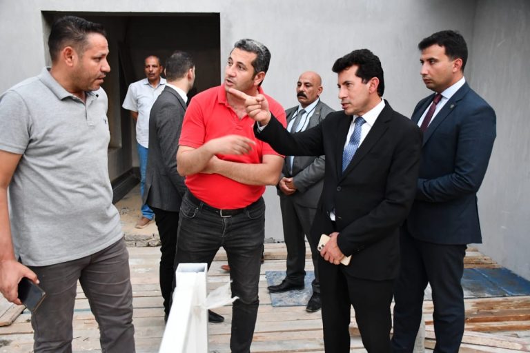 وزير الرياضة يتفقد فرع نادي النادي بشيراتون