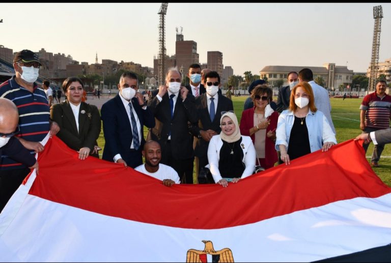 وزير الرياضة يؤازر البعثة البارالمبية قبل السفر لطوكيو